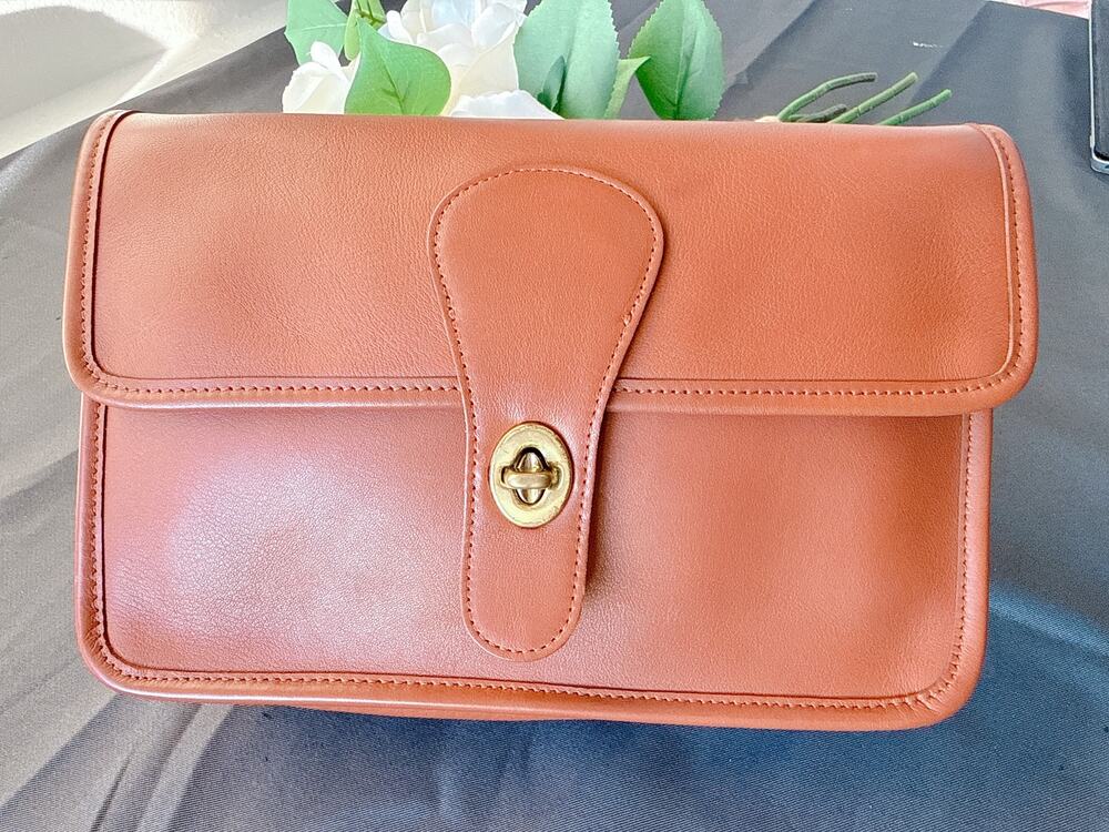 Coach Vintage Leather Turnlock Clutch Bag Rare NWOT